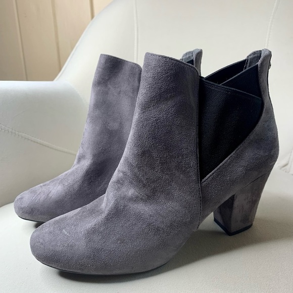 BCBG BCBGeneration Booties Heels Black 8 Vegan - Picture 1 of 4